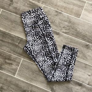 Betsey Johnson Performance Leopard Tight Med NWOT